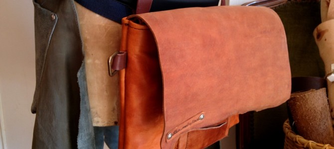 あくまでも台本用ヒップバッグ