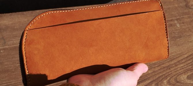 Ｌ型の長い財布