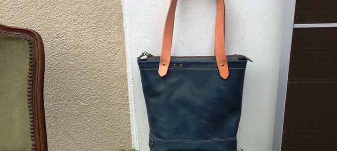 ネイビーのトートバッグ ネイビーのトートバッグ